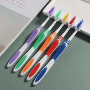 CEPILLO DE DIENTES PLANCHA DE 12 UNIDADES, MARCA GENERICO, CON 3 BENEFICIOS DISTINTOS. PRECIO DE PLANCHA DE 12 CEPILLOS